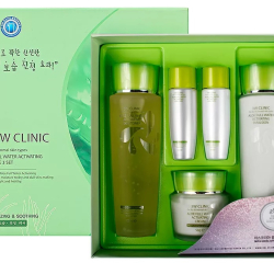 Зволожуючий набір для догляду за обличчям з екстрактом алое 3W Clinic Aloe Full Water Activating Skin 3 Kit Set